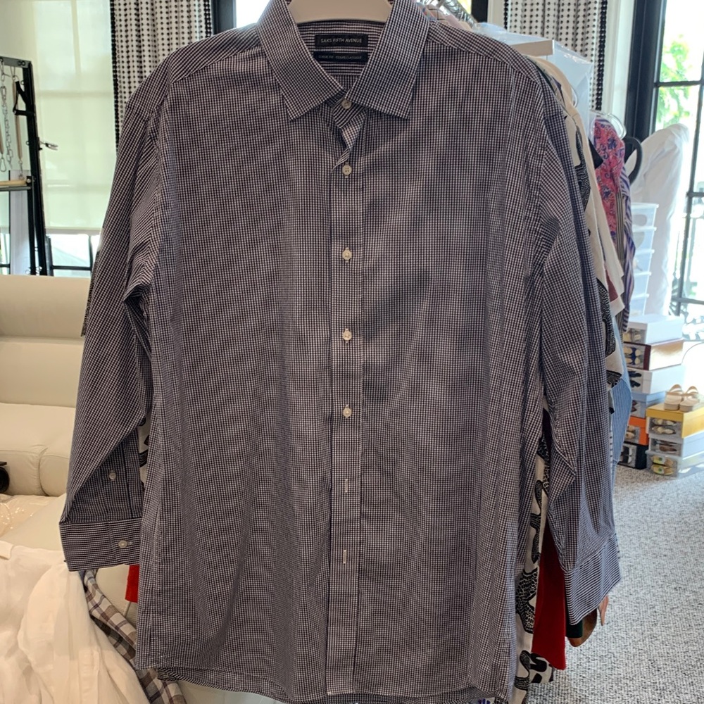 Saks Fifth Avenue Men’s Classic Fit Navy and White Gingham Dress Shirt. Size 17